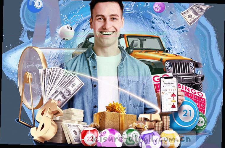 分层叠放的纸页与金属书立局部，侧上方光线切过纸边，纹理清晰